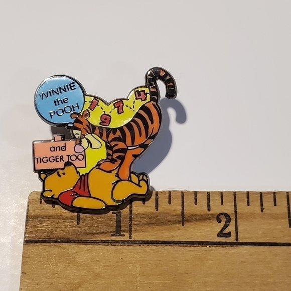 Vtg Winnie The Pooh and Tigger Too 1974 100yrs of Dreams Disney pin #29 - Picture 2 of 6